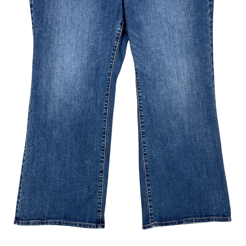 Lane Bryant Signature Fit Boot Jean Blue Denim 22 Short Casual Wardrobe Basics - Picture 6 of 15